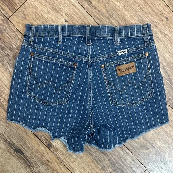 Wrangler x Billabong Shorts - Picture 3 of 4